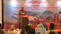Jay L Lingeswara, Vietjet Vice President Commercial saat mengumumkan peluncurkan rute penerbangan langsung ketiga ke Indonesia. Mulai 5 Agustus 2023, Maskapai asal Vietnam, VietJet akan membuka rute dari Jakarta ke Ho Chi Minh City (PP).