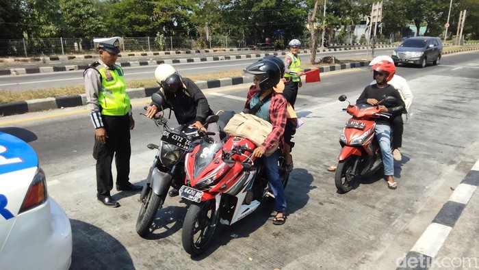 Warga Madura Toron