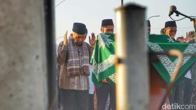 Potret Amien Rais Salat Id Bersama Warga Muhammadiyah Bandung