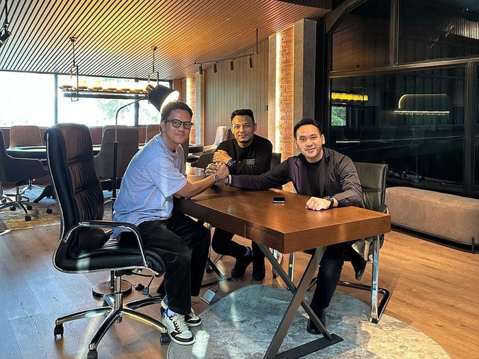 Arief Muhammad buka bisnis baru.