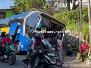 Bus Terperosok ke Parit di Puncak Bogor, 3 Penumpang Luka