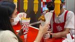 Viral Kentang Goreng dengan Saus yang Bisa Refill Sepuasnya