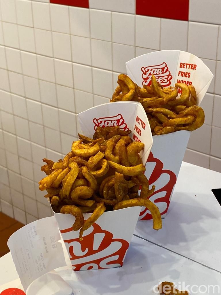 Cicip Kentang Goreng Viral dengan Ragam Saus yang Bisa Refill Sepuasnya