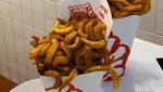 Viral Kentang Goreng dengan Saus yang Bisa Refill Sepuasnya