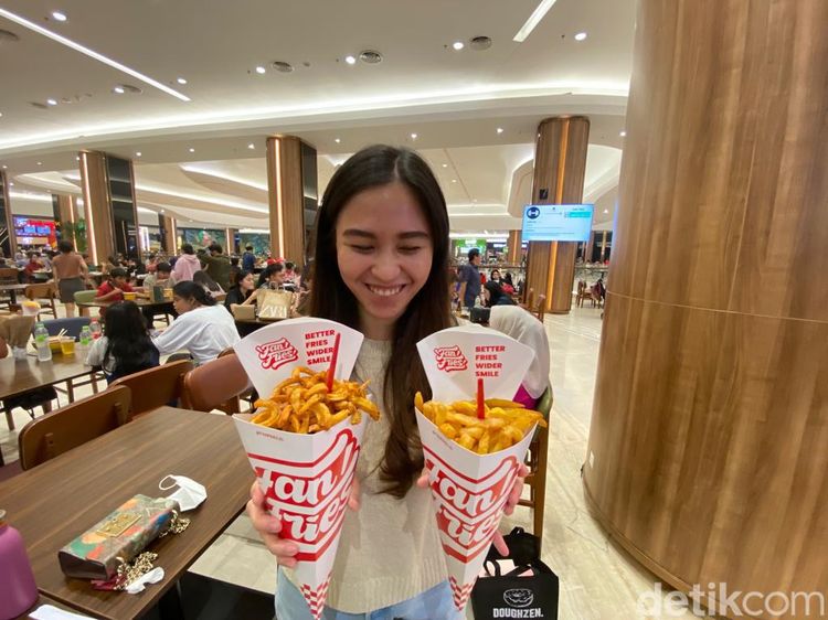 Viral Kentang Goreng dengan Saus yang Bisa Refill Sepuasnya