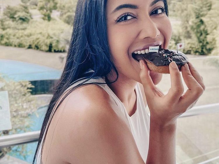 Denada Hobi Review Makanan dari Martabak hingga Nasi Padang