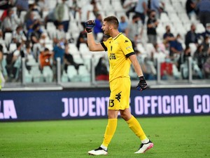 Vicario Bisa Bahasa Inggris, Manajer Spurs Kian Kesengsem