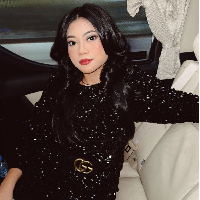 Hanum Mega hingga kini masih berusaha mengatasi rasa sedihnya karena berkali-kali diselingkuhi sang suami bahkan sekarang saat dirinya hamil. “Baru kali ini berusaha tidur sambil mikir, sambil nangis, gua bener-bener gak nyangka gua yang nyaksiin kelamin dia lecet ngomong ke gua padahal sebelumnya kita belum ada berhubungan. gua yakin ini dah lebih dari 3x sex dia sama perempuan itu,” tulis Hanum di Instagram Story. Foto: Dok. Instagram real.hanummegaa