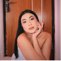 Unggahan Hanum Mega soal perselingkuhan suaminya Achmad Herlambang atau Bambang ini viral di media sosial termasuk Twitter. Chat Bambang yaitu kata-kata dengkul bergetar’ bahkan trending di Twitter. Foto: Dok. Instagram real.hanummegaa