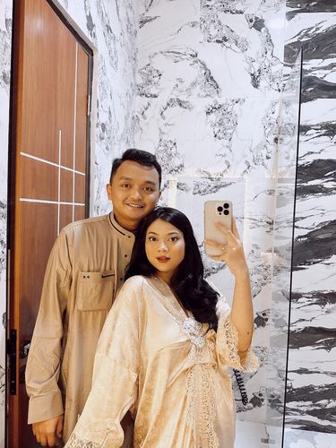 Selebgram Hanum Mega dan Achmad Herlambang.