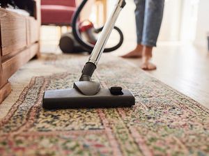 3 Tips Rumah Bebas Debu Selama Ditinggal Liburan, Nggak Perlu Khawatir!
