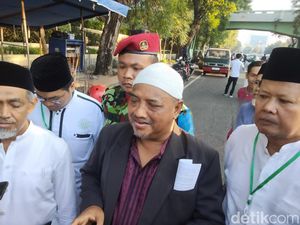 Warga Muhammadiyah Surabaya Gelar Salat Id Hari Ini, Imam: Perbedaan Itu Wajar