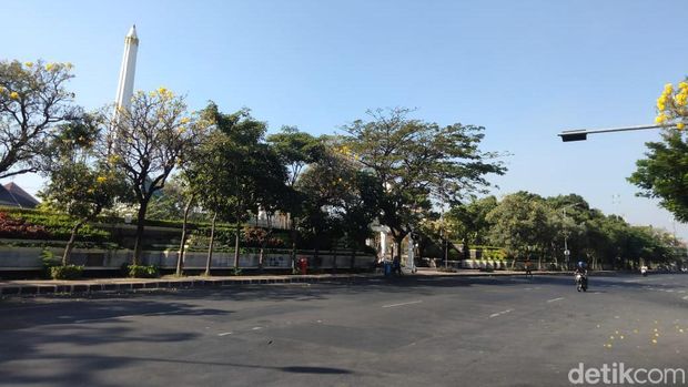 Jalanan Kota Surabaya lengang saat cuti bersama Idul Adha