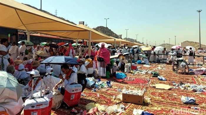 Jemaah asal Sukabumi terlantar di Muzdalifah