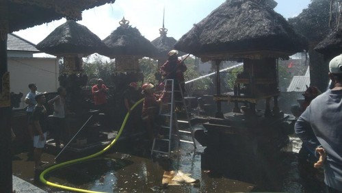 Kebakaran Merajan Gede Keluarga Pande di Jalan Sentanu, Banjar Denyeh, Desa Peguyangan Kaja, Kecamatan Denpasar Utara, Kota Denpasar, Rabu (28/6/2023).