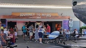 Selain misi antariksa masa lalu, pengunjung juga dapat melihat misi yang sedang dijalankan NASA sekarang, seperti mengeksplorasi Planet Mars. Foto: Agus Tri Haryanto/detikINET