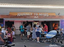 Merasakan Pengalaman Jadi Astronaut di Kennedy Space Center