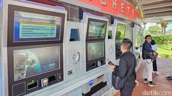 Sebelum masuk, pastikan kalian sudah membeli tiketnya yang harganya sekitar USD 80. Foto: Agus Tri Haryanto/detikINET