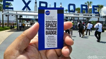 Bentuk tiketnya seperti ini dan kalian bisa menyimpannya sebagai kenang-kenangan. Foto: Agus Tri Haryanto/detikINET