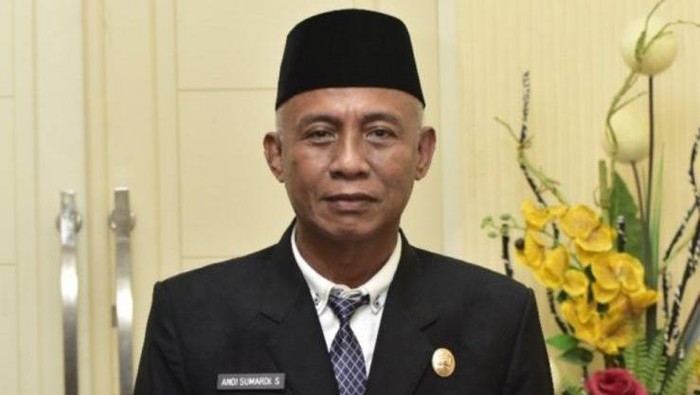 Kepala Badan Pendapatan Daerah (Bapenda) Sulawesi Selatan (Sulsel) Andi Sumardi Sulaiman meninggal dunia.