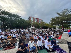 Potret Salat Idul Adha Warga Muhammadiyah di Anjungan Pantai Losari Makassar