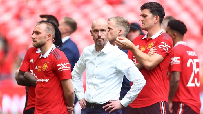 FILE PHOTO: Soccer Football - FA Cup Final - Manchester City v Manchester United - Wembley Stadium, London, Britain - June 3, 2023 Manchester United manager Erik ten Hag looks dejected after the match REUTERS/Carl Recine/File Photo