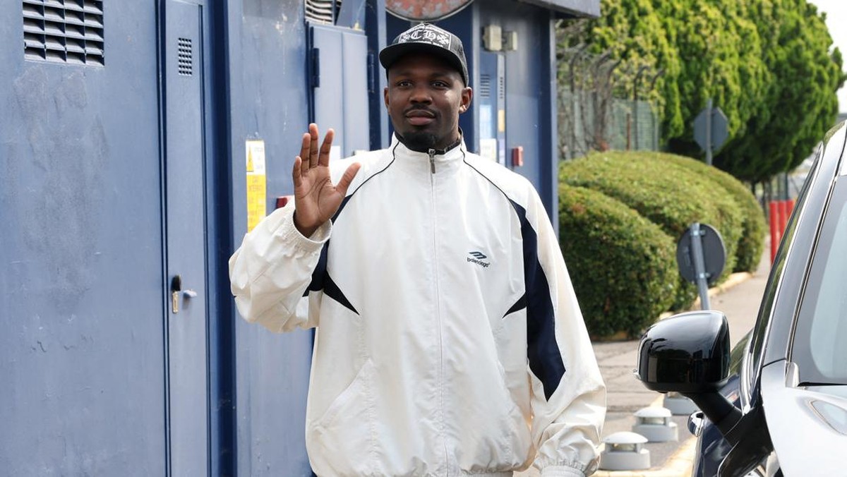 Marcus Thuram saat tiba di Milan untuk mengurus kepindahan ke Inter. Foto: REUTERS/CLAUDIA GRECO