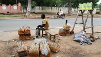 Kebijakan ini diambil beberapa hari setelah Presiden baru Bola Tinubu, yang belum lama ini dilantik, mengatakan subsidi bahan bakar akan dihapuskan. Kenaikan tersebut menandai berakhirnya rezim subsidi bahan bakar yang menurut NNPC menelan biaya US$867 juta atau sekitar Rp13 triliun setiap bulan.