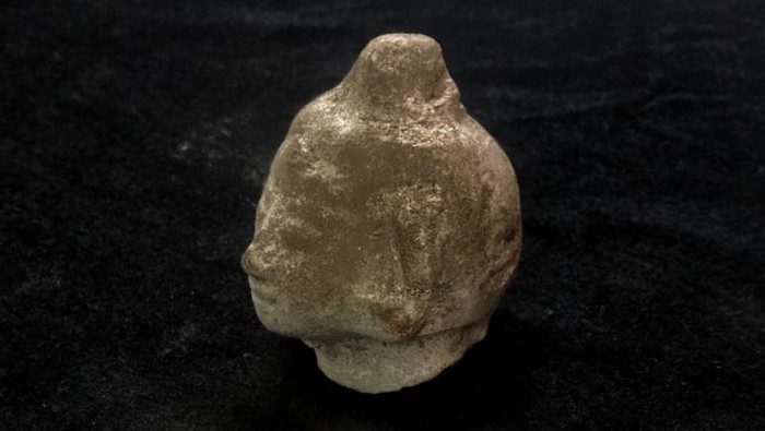 Patung kepala Buddha Situbondo