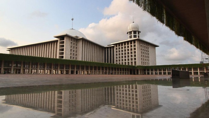 Salat Idul Adha 2023 akan digelar di Masjid Istiqlal. Kegiatan tersebut berlangsung pada Kamis, 29 Juni 2023. Simak ketentuan salat Idul Adha 2023 di Istiqlal!