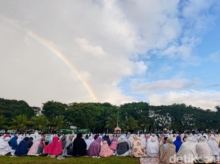 Semburat Pelangi Idul Adha di Banyuwangi