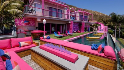 Potret Gemasnya Rumah Barbie yang Serba Pink!