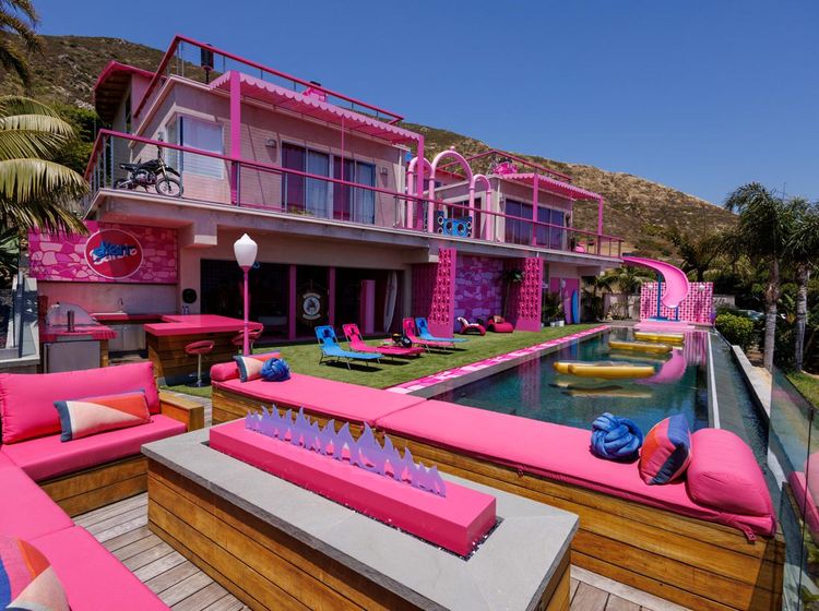 Potret Gemasnya Rumah Barbie yang Serba Pink!