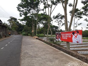 Spanduk Jokowi Selfie Bareng Prabowo Bertebaran di Boyolali, Ini Kata Bawaslu