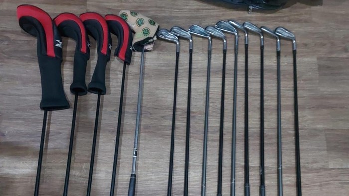 Stik golf hasil pencurian pria bersandal berpaku Surabaya
