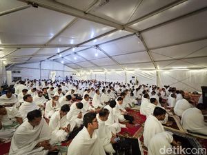 Momen-Momen Wukuf di Arafah: Haji Bukti Cinta pada Allah SWT