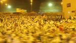 Momen Jemaah Haji Bermalam di Muzdalifah Sebelum Lempar Jumrah