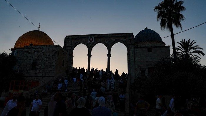Palestinians celebrate the first day of the Muslim holiday of Eid al-Adha in the Al-Aqsa compound, also known to Jews as the Temple Mount, in Jerusalem's Old City June 28, 2023. REUTERS/Ammar Awad