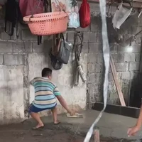 “Jadi pacarku orang AS mau merenovasi kamarku dan aku tidak menyangka hasilnya seperti ini,” tulis pemilik akun @yourkagudgurl itu. (Foto: TikTok/@yourkagudgurl)