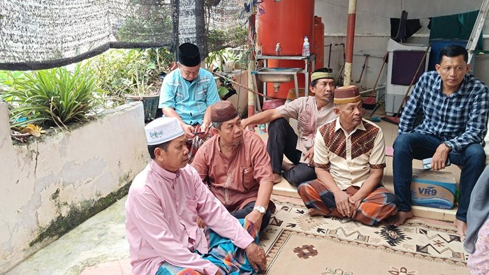 Warga Jambi yang belajar mengaji di Lembaga Pendidikan Al-Quran (LPQ) Bahrul Ulum milik Aiptu Nana Sumarna