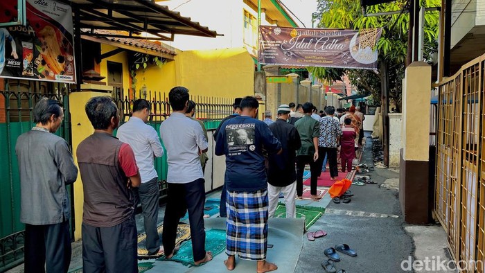 Warga Muhammadiyah di Kota Bandung, Jawa Barat menggelar salat Idul Adha 1444 H hari ini.