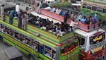 Warga Pakistan Berbondong-bondong Mudik Lebaran Haji dengan Bus