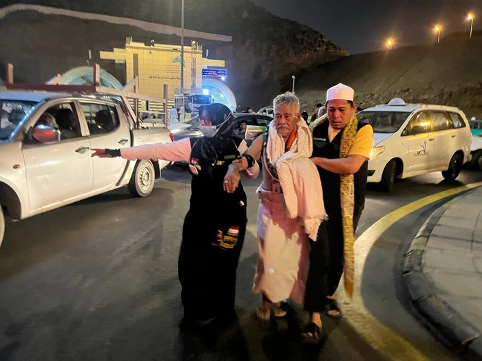Amirul Hajj, Habib Hilal membantu jemaah Amirul Hajj, Habib Hilal turun membantu jemaah