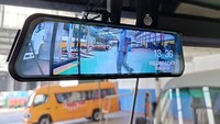 Kaca spion tengahnya sudah menggunakan sistem kamera. Foto: Dok. Adiputro