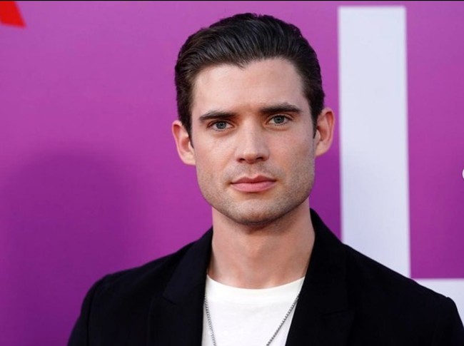 DC akhirnya menemukan Superman yang baru, dan pilihan itu jatuh kepada David Corenswet, aktor berusia 29 tahun. Foto: Instagram/@davidcorenswet