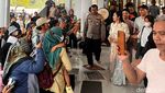 Foto: Dewi Perssik Menangis Usai Mediasi dengan Ketua RT