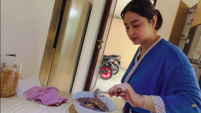 Dewi Perssik masak Dewi Perssik masak
