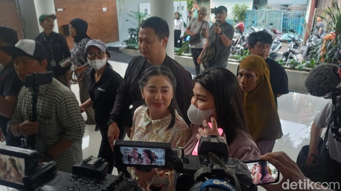 Dewi Perssik