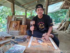 Kisah Ikbal, Seniman Difabel Banten yang Karyanya Diminati Bupati-Menteri
