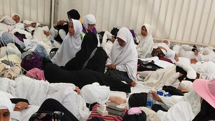 Jemaah Haji Asal Makassar harus tidur diluar tenda selama berada di Arafah dan Mina.